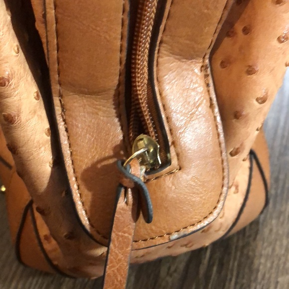 Authentic London Fog Ostrich Lark Satchel - Picture 13 of 16